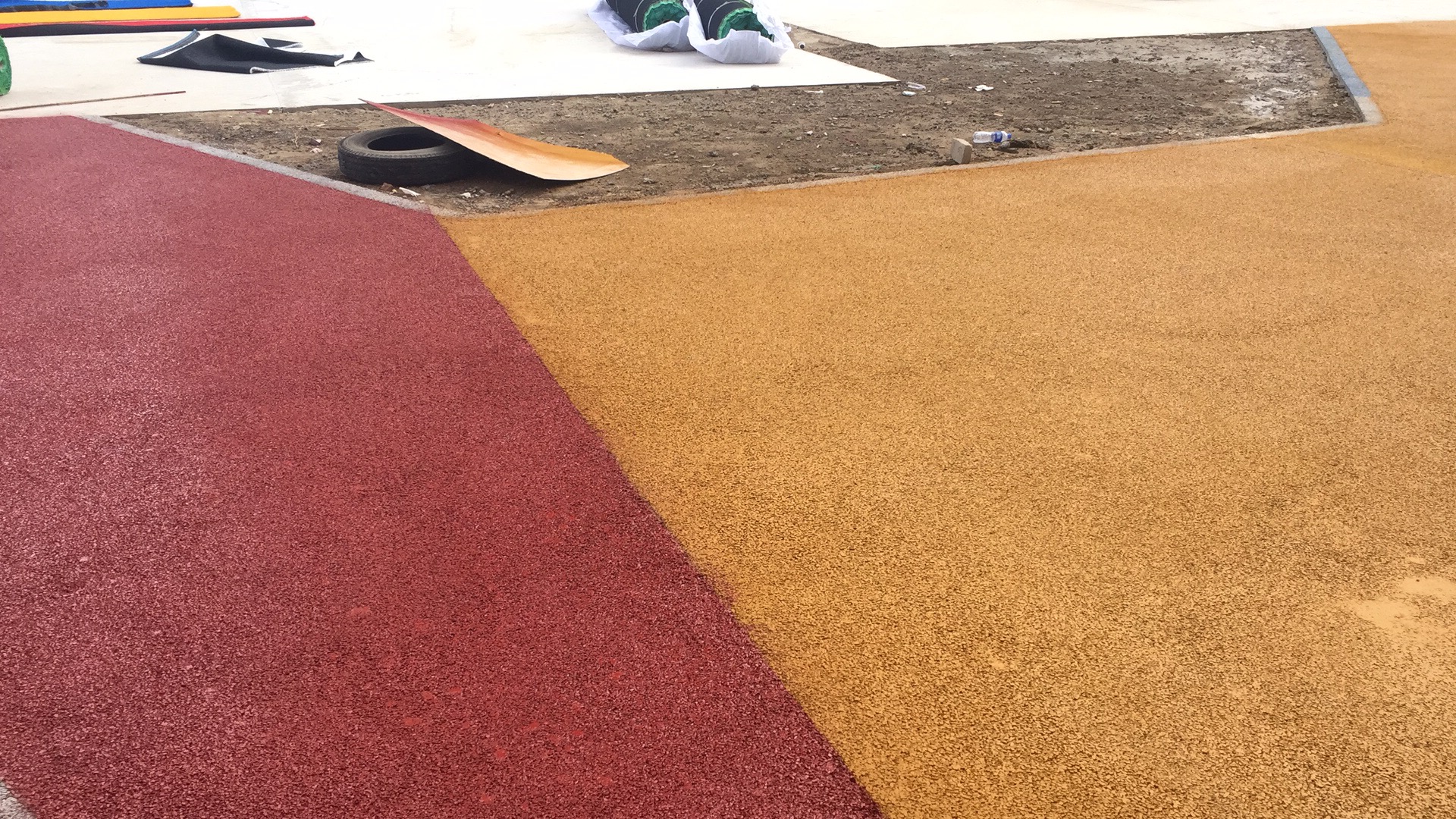 高碑店紅黃藍(lán)幼兒園透水混凝土